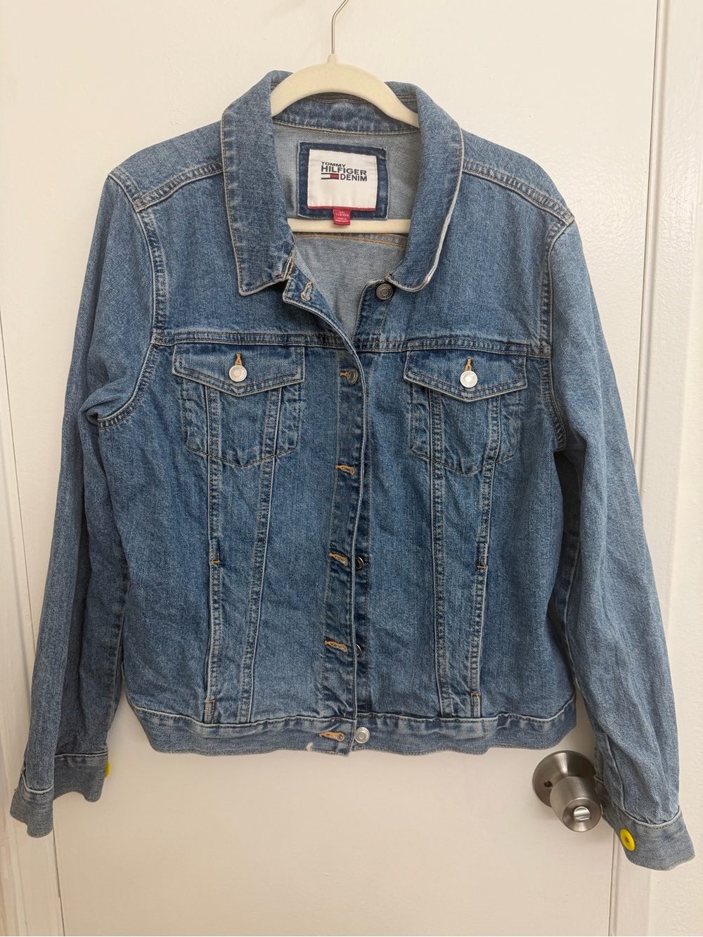 Tommy Hilfiger Vintage-Style Light Blue Denim Jacket